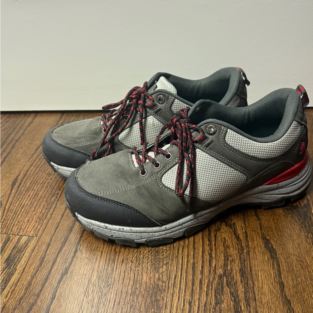 Bass hiking sneakers